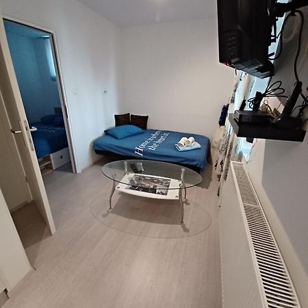 Blue &Red Apartment ดรามัลย์ ภายนอก รูปภาพ