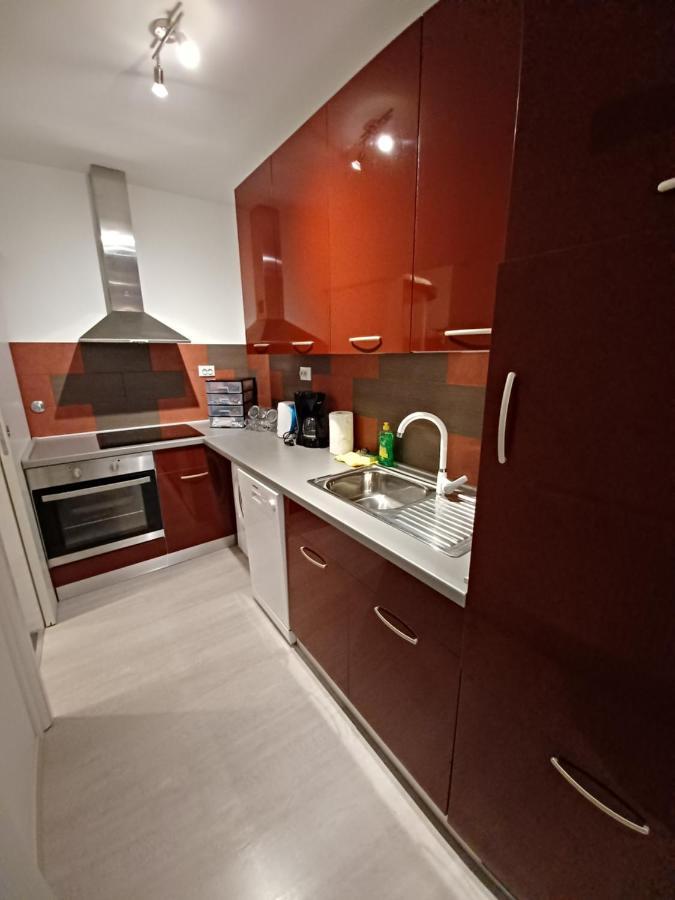 Blue &Red Apartment ดรามัลย์ ภายนอก รูปภาพ